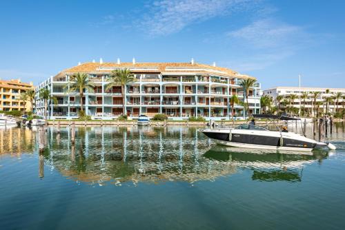 Sotogrande Apartment | Seaside Sotogrande Retreat with pool