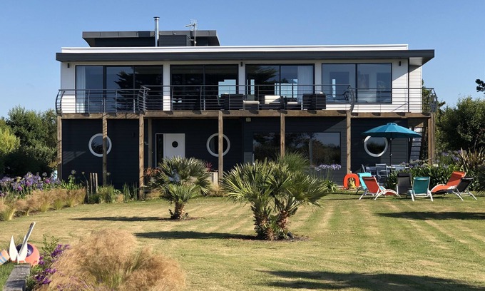 Guisseny House | Seaside villa 50 m, Jacuzzi, Sauna, Kayak, Paddle, Bikes