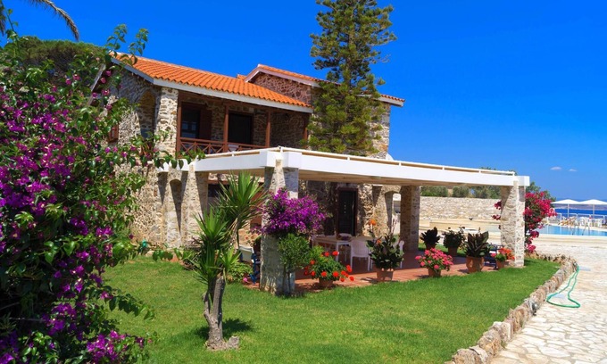 Kato Sounion Villa | Seaside villa with private swimming pool and fabulous view to the Aegean sea