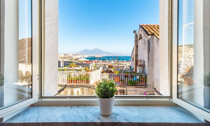 Mergellina Apartment | Seaview Apartment in Posillipo by Wonderful Italy