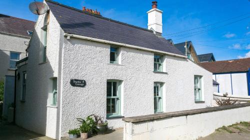 Rhosneigr House | Seaview Cottage