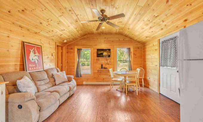 Seawall Cabin | Seawall Retreat! Close to Ocean & Acadia!