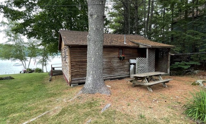 Sebago Cottage | SEBAGO LAKE SHOREFRONT WITH DOCK