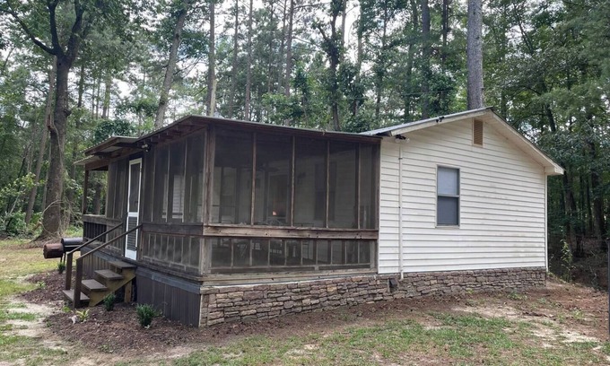 Batesburg Cabin | Secluded Cottage on a Pond