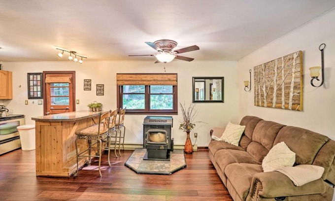 East Durham House | Secluded East Durham Cabin Retreat with Deck!