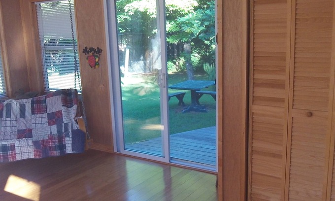 Manteo House | Secluded Family Friendly Bungalow