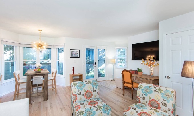 Inman Park House | Secluded garden apartment nestled between two Victorians