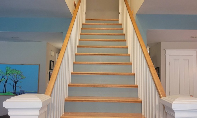 Bainbridge Island House | Secluded large family home on Beautiful Bainbridge Island, town and trails close