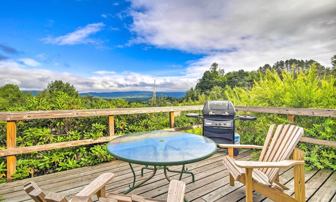 Morrisville House | Secluded Mountainside Home ~ 13 Mi to Skiing!