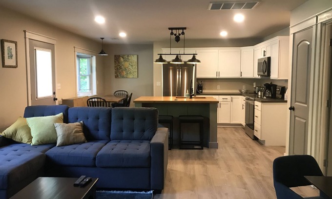 Harbert Cottage | Secluded Newly Renovated Cottage