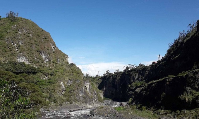 Banos de Agua Santa Cabin | Secluded romantic cabin ,nestled in an Ecuadorian canyon!