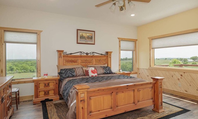 Buchanan County Apartment | Selah Hills Ranch- East Wing
