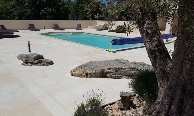 Saint-Remeze House | Self-catering cottage "La Bergerie