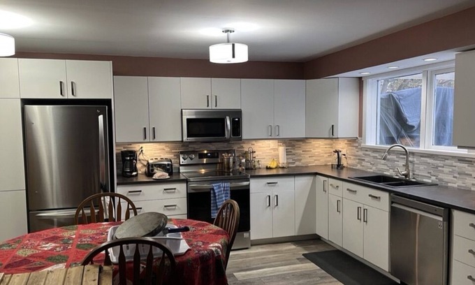 Central Okanagan Apartment | semi detached house close to the lake 35 mn from Vernon