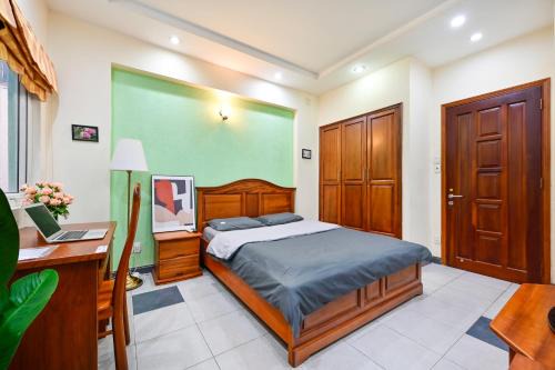 Ben Nghe Hotel | Sen Vivian Home