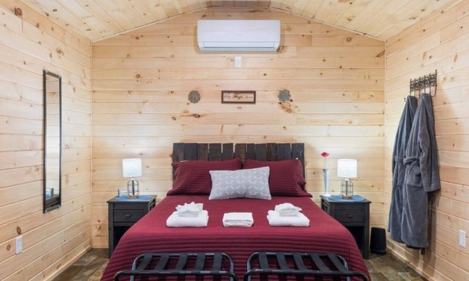 Geneva Cabin | Seneca Hideaway/Romantic Getaway Cabin/Hot Tub