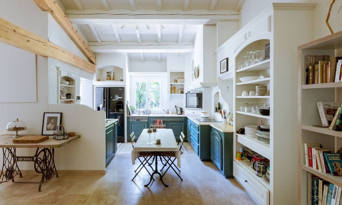 Avignon House | Serendip