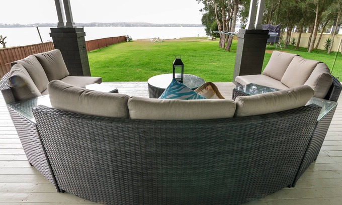 Lake Macquarie City Council House | Serendipity Lake House - on the water's edge