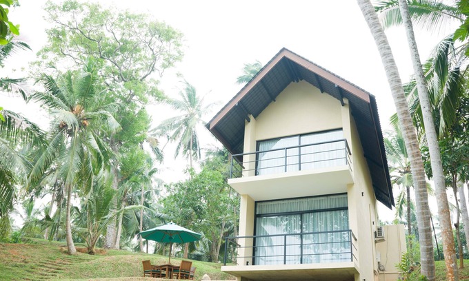 Dodanduwa Villa | Serendipity Lake - Luxury Villa by the Lake