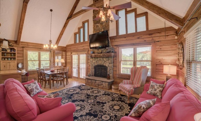 Rutherfordton Cabin | Serene 3BD Equestrian Cabin, Close to TIEC, Pet-Friendly