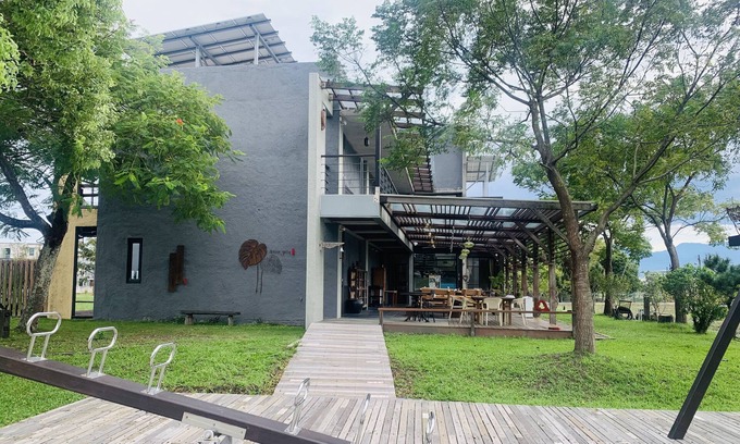 Wujie Bed & Breakfast | Serene Gray