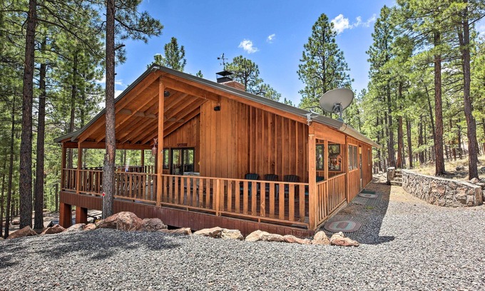 Greer Cabin | Serene Greer Cabin w/Grill ~ 12 Mi to Skiing!