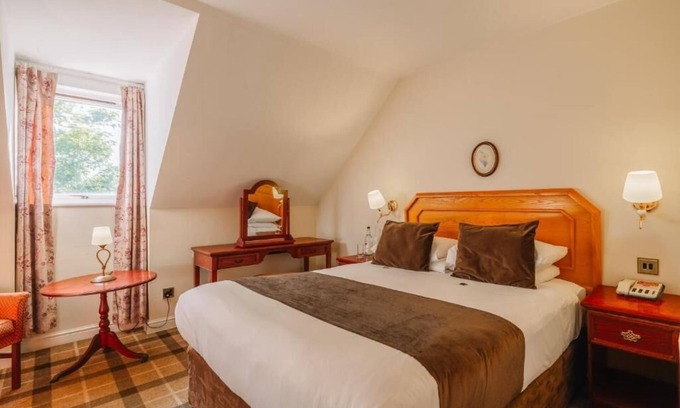 Ipswich Hotel | Serene Historic Stay with Pool, Solarium & Access to Picturesque Gardens