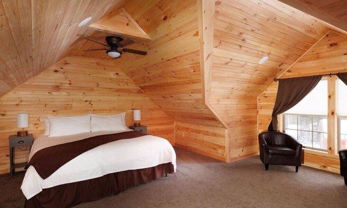 Bethlehem Cabin | Serene Two-Bed Log Cabin Townhouse