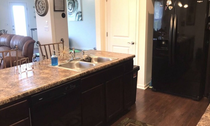 Midland House | Serenity at its best! Minutes away from Uptown Charlotte!
