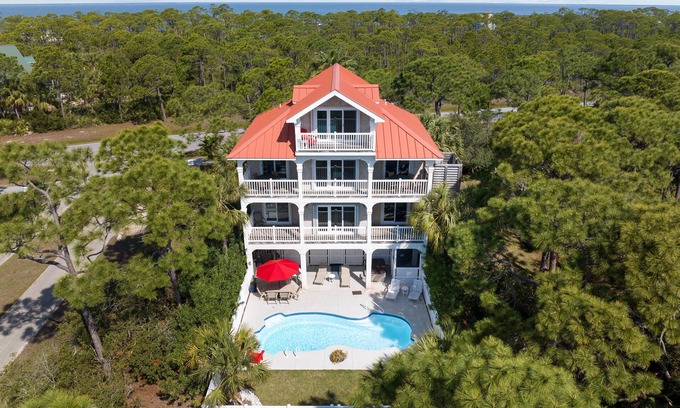 Plantation House | Serenity At The Shore: Charming SGI Home- Sleeps 10, Pet Friendly, Priv. Pool!