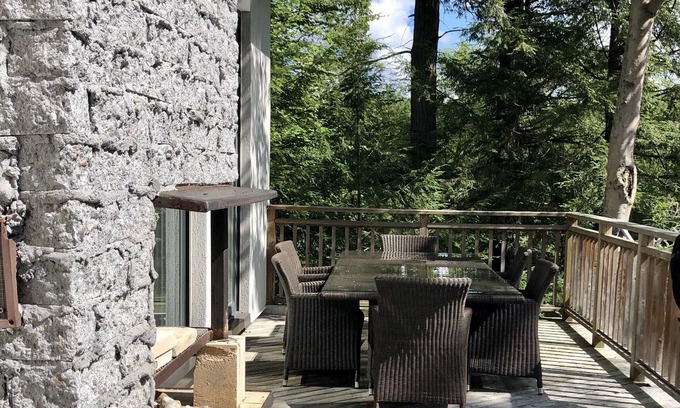 Muskoka Lakes Cottage | "SERENITY IN MUSKOKA" Beautiful Waterfront Cottage