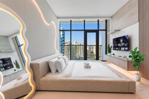 Palm Jumeirah Apartment | Seven Palm Hotel with West beach access