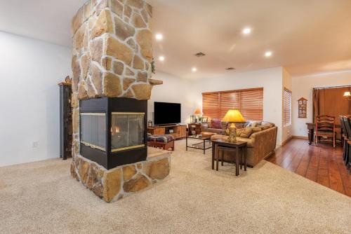 Seven Springs Apartment | Seven Springs Woodridge 4 Bedroom Premium Condo, Deck with Mountain Views condo