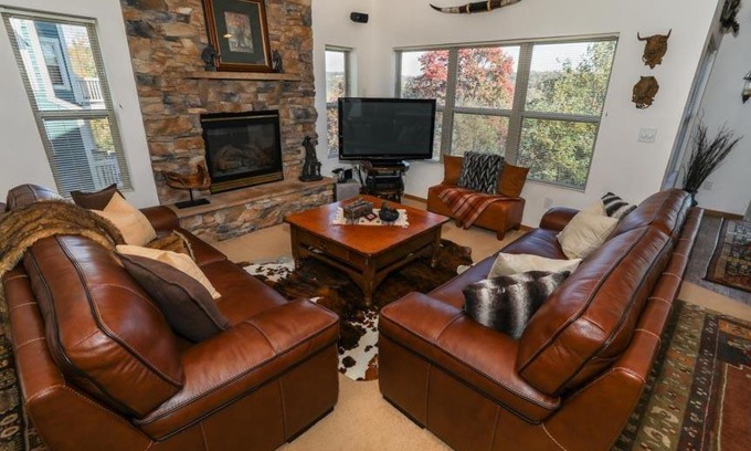 Seven Springs Apartment | Seven Springs Woodridge 4 Bedroom Premium Condo, Mountain Views and Sleeps 10! condo