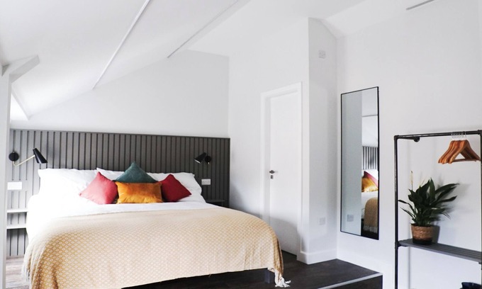 Menai Bridge House | Sgwar-Boutique Rooms