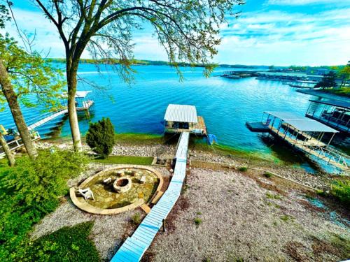 Lake Ozark House | Shady Gator Cove-3bed2bathhottubfirepitdock