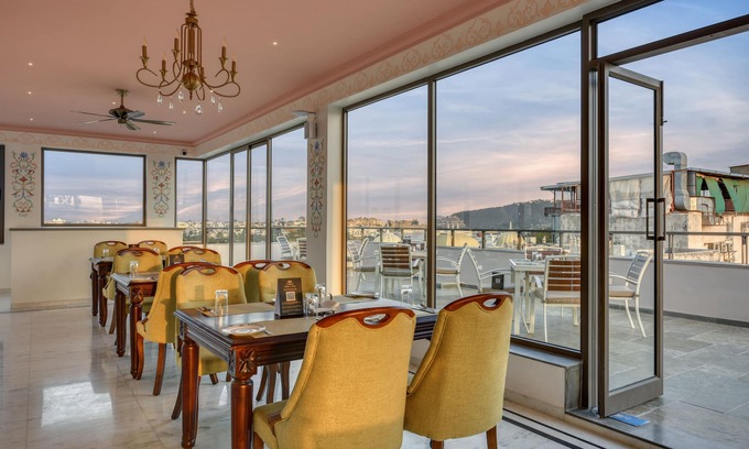 Mali Colony Hotel | Shahpura Dev Panache