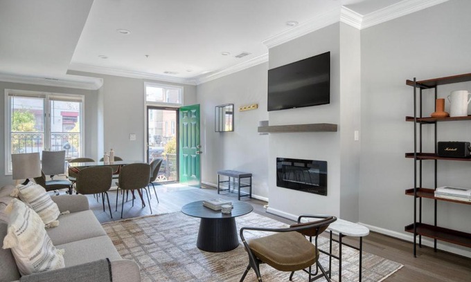 Le Droit Park Apartment | Shaw 2br w backyard wd nr nightlife WDC-689