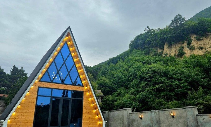 Sheki House | Sheki A Frame: La Dolce Vita