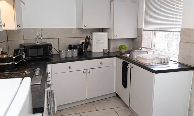 St Helens House | Shelen View - 3 bed Property.