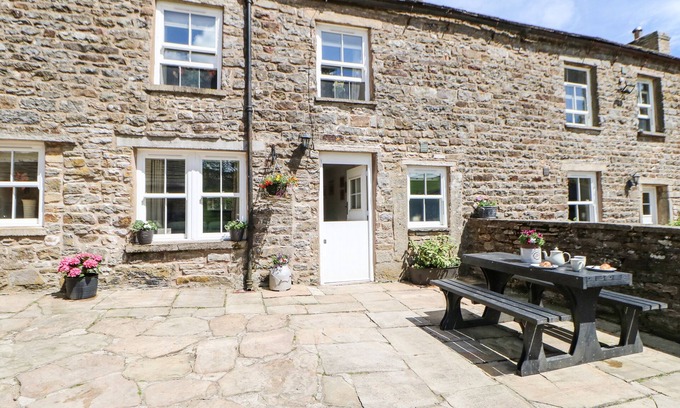 Arkengarthdale Cottage | SHEPHERD'S LODGE, family friendly, character holiday cottage in Reeth