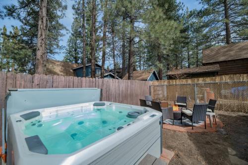 Big Bear City House | Sherwood Cottage - Charming and cozy cabin that has back deck with a Hot Tub!