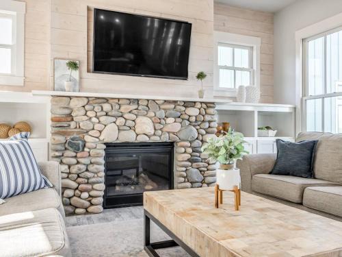 Eufaula House | Shore Enough, Carlton Landing, Lakeview for 12