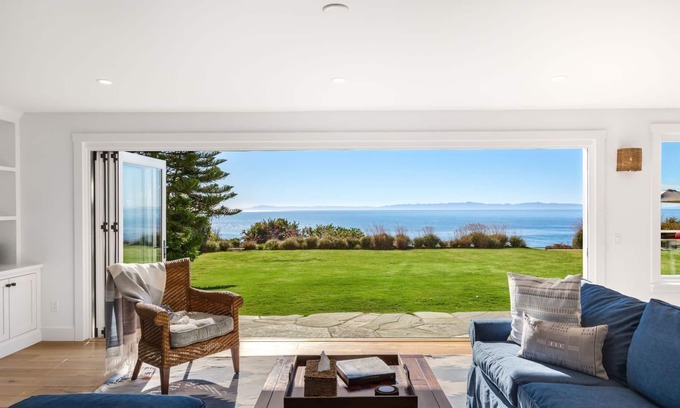 The Mesa House | SHORELINE BLISS - Oceanfront - Private Peninsula - Pet Friendly - Bikes