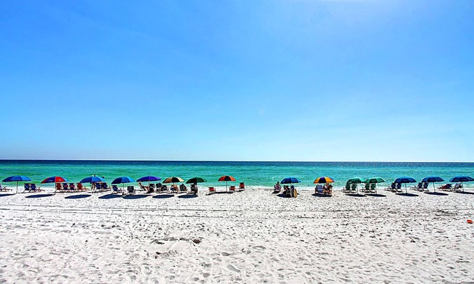 Holiday Isle Condo | Shoreline Towers 1084 2 Bedroom Condo by RedAwning