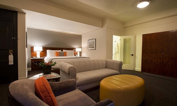 Downtown Portland Hotel | Short Drive to Providence Park! Fitness Center! Virtual Concierge! Large Suite!