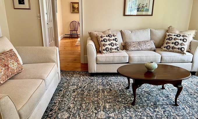 Skaneateles Historic District House | Short walk to restaurants and lake front parks.