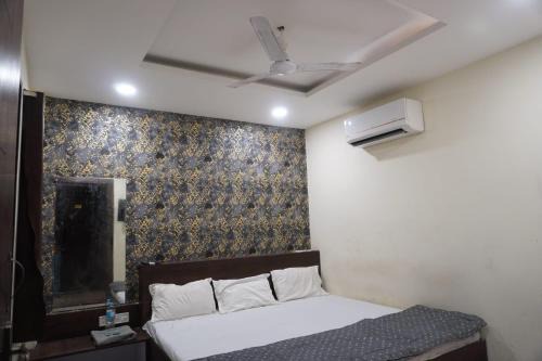 Indore Hotel | Shreenath Hotel
