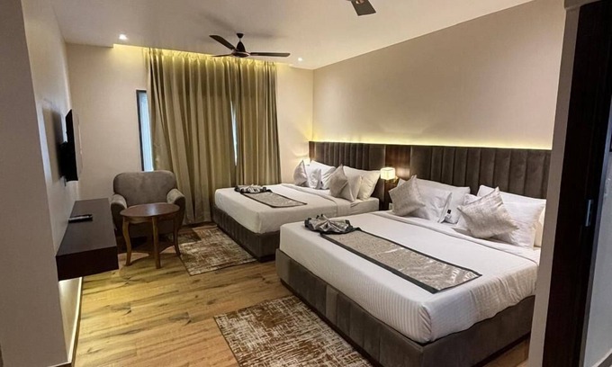 Haridwar Hotel | Shri Bhagwan Gopi Dham Dharmsala