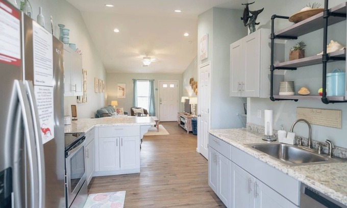 Port St. Joe House | Shrimp Shack - Close to Downtown & Beaches - King Bed - Boat Parking - NO Pet Fees !